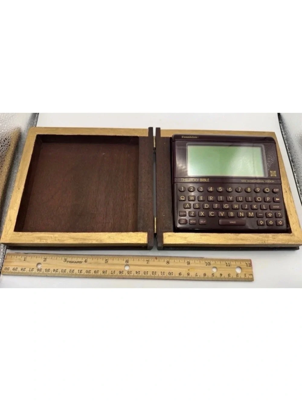 Franklin Electronic Holy Bible New International Version with Wooden Case